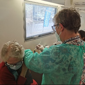Le véhicule itinérant de vaccination a débuté sa tournée à Cosne d'Allier