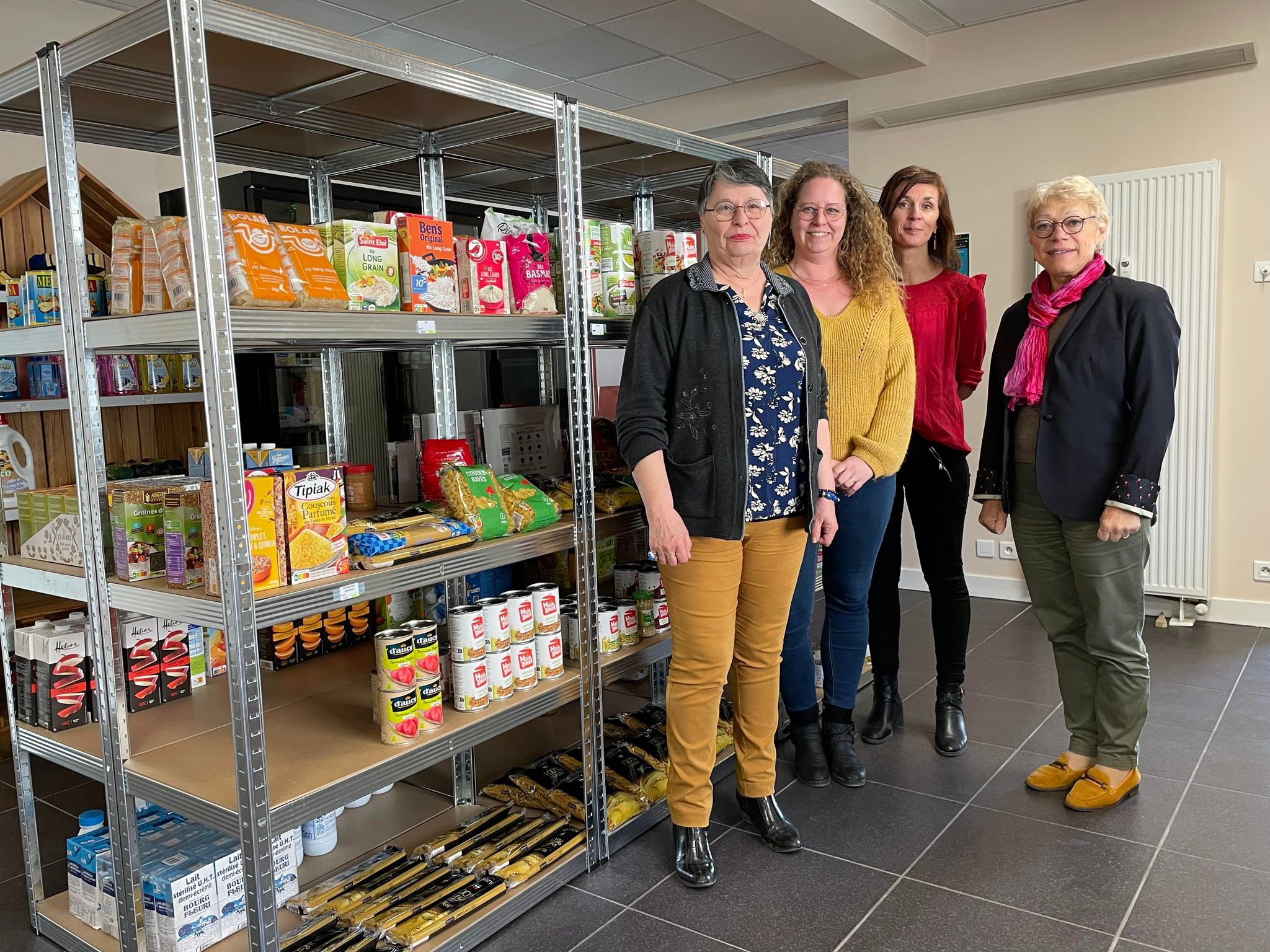 Epicerie sociale et solidaire Elus et salariés.jpg (648 KB)