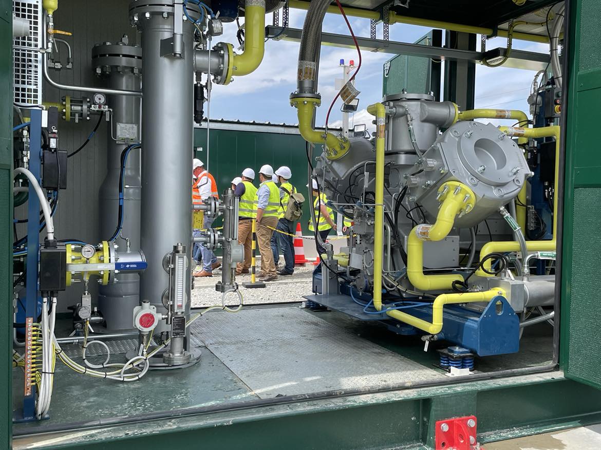 Inauguration poste de rebours de gaz Saint Victor (2).jpg (176 KB)