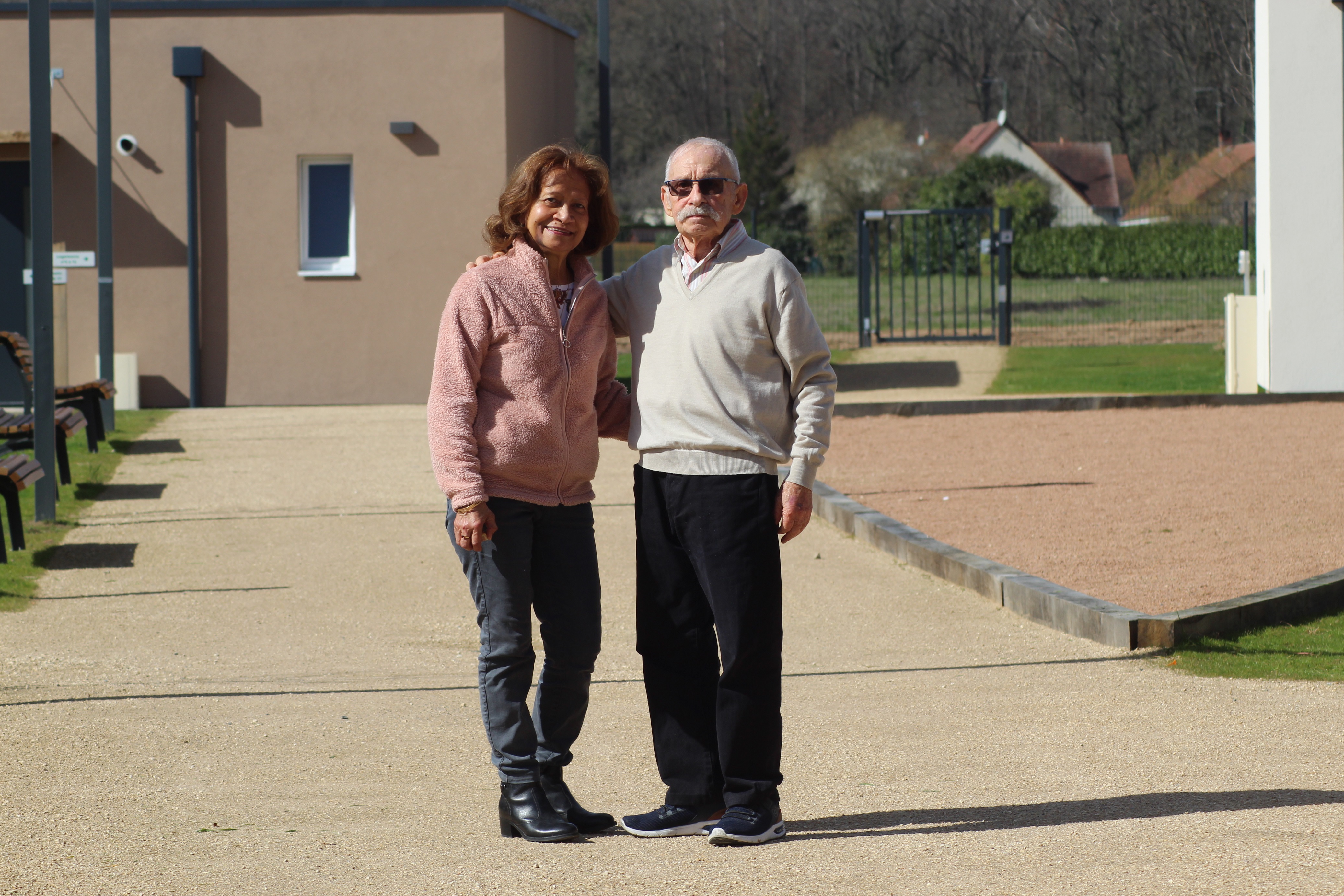 Livamo r&eacute;sidence seniors Vallon en Sully.JPG (2.65 MB)