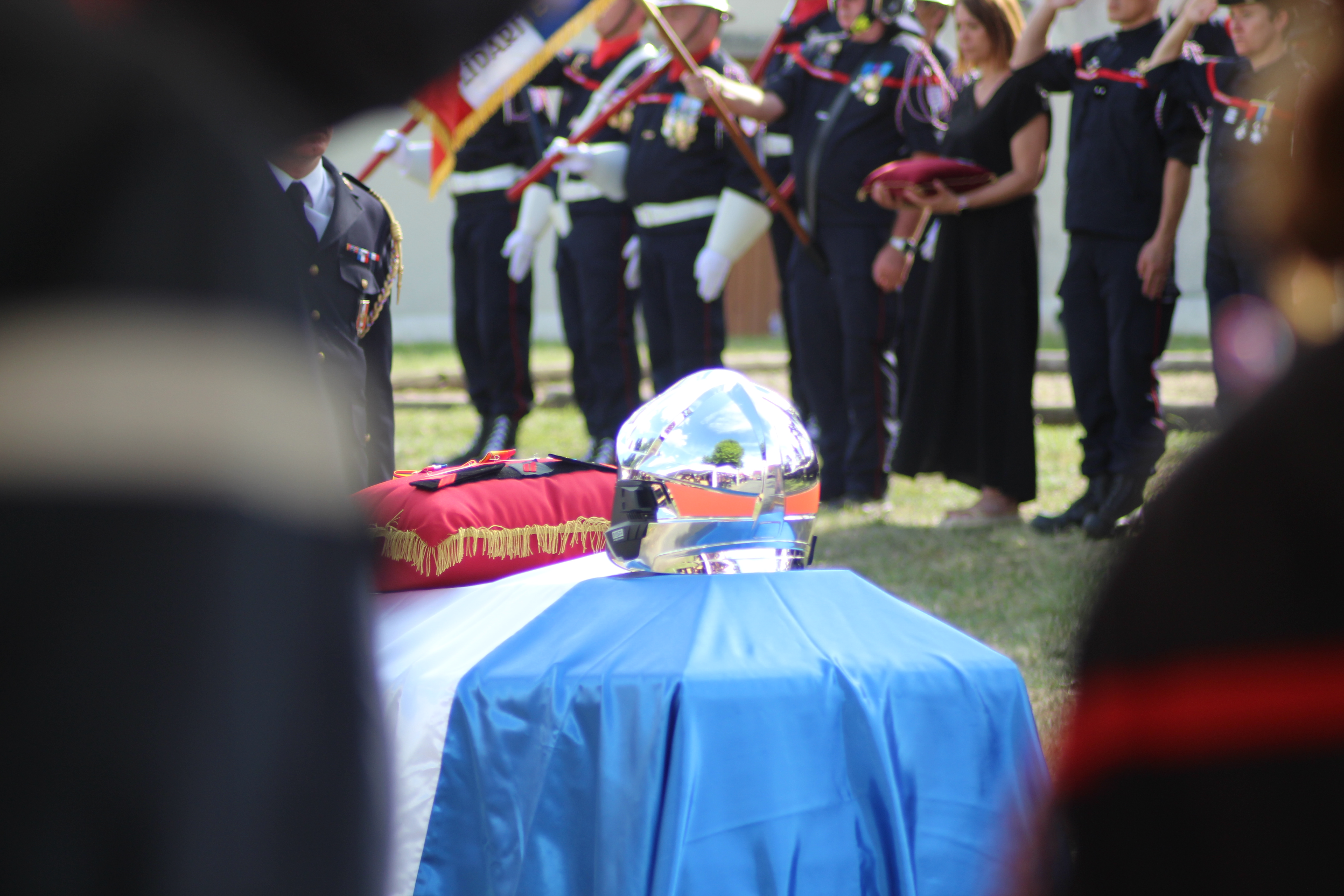 Obs&egrave;ques Manon Labarre Reigny Pompiers (5).JPG (4.32 MB)