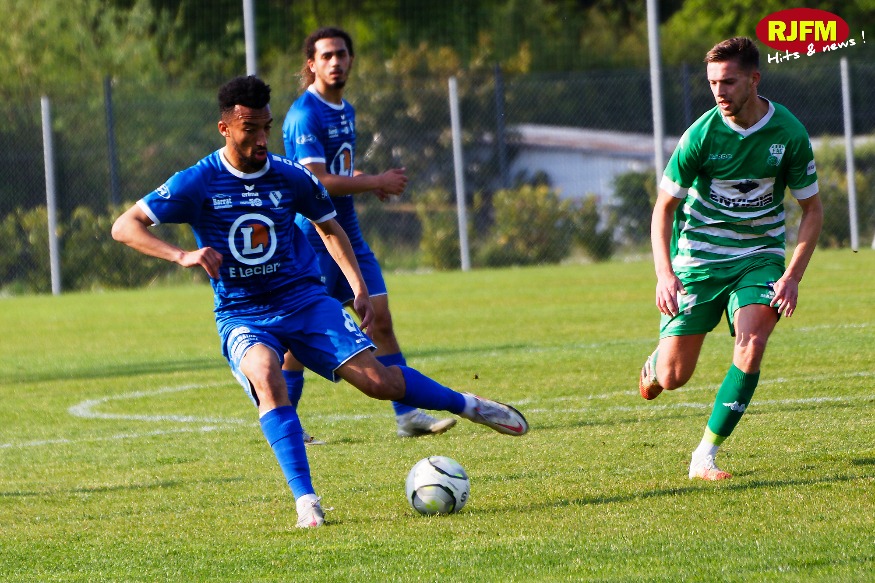 Football/ Régional 1 : Vainqueur à Volvic (3-1), l'AS Domérat toute proche de la montée