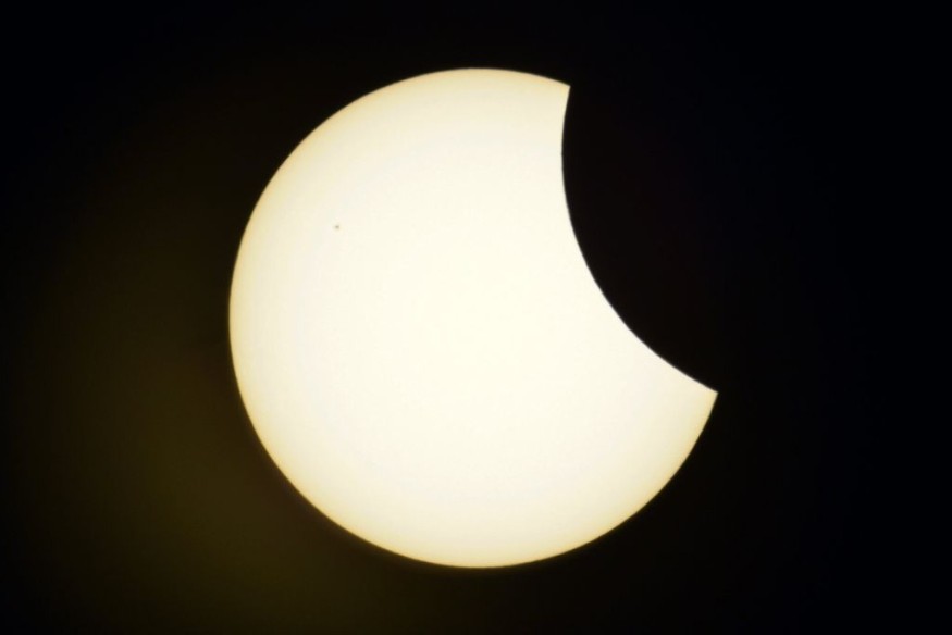 Une éclipse solaire va avoir lieu ce matin : comment la voir sans danger