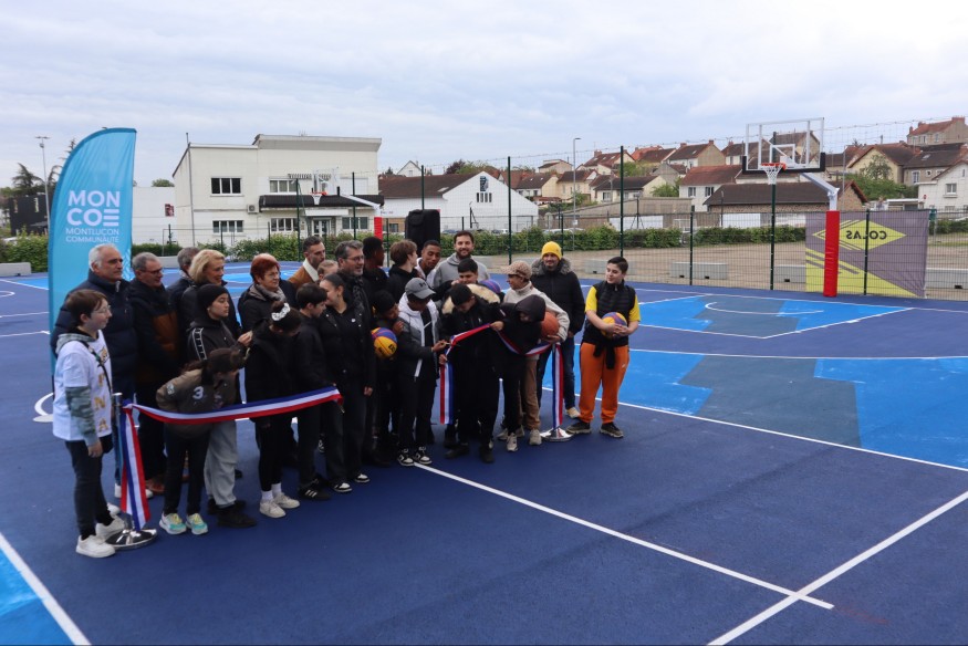 Tout nouveaux, tout bleus : quatre terrains de basket 3x3 inaugurés sur le site de Pierre-Dupont