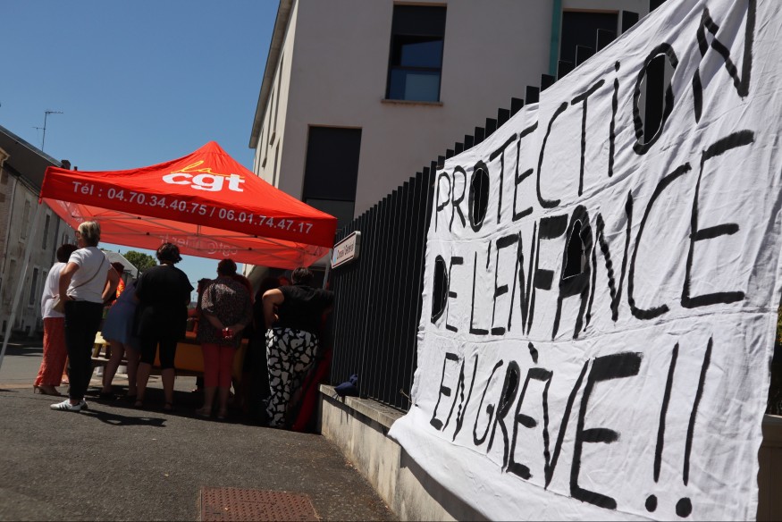 On vous explique pourquoi les agents en charge de la protection de l'enfance au Département étaient en grève hier