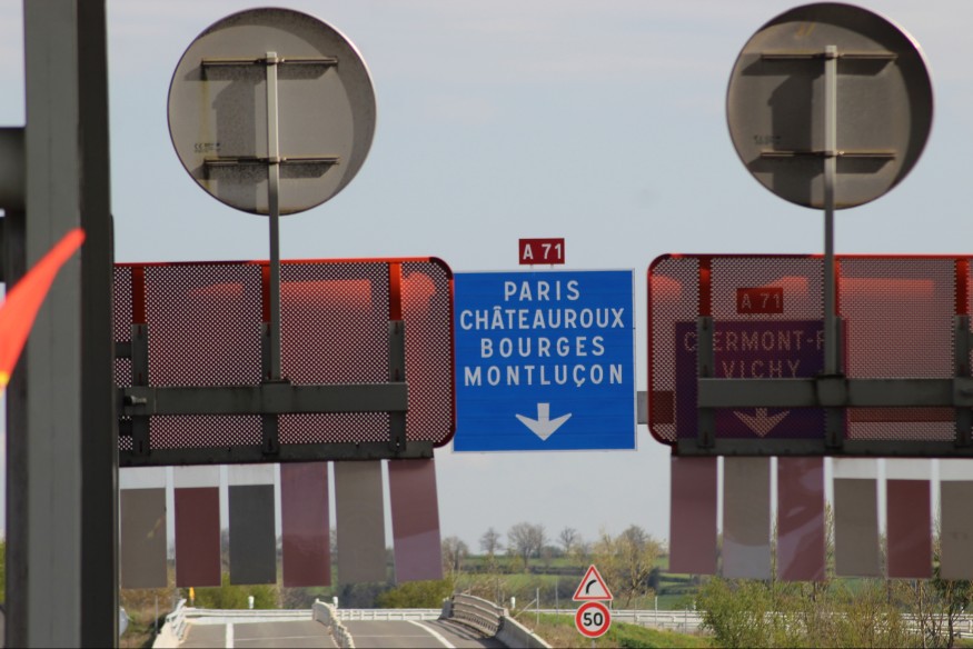 Ivre au volant d'un semi-remorque sur l'A71, il avait perdu une partie de sa cargaison : un chauffeur-routier condamné