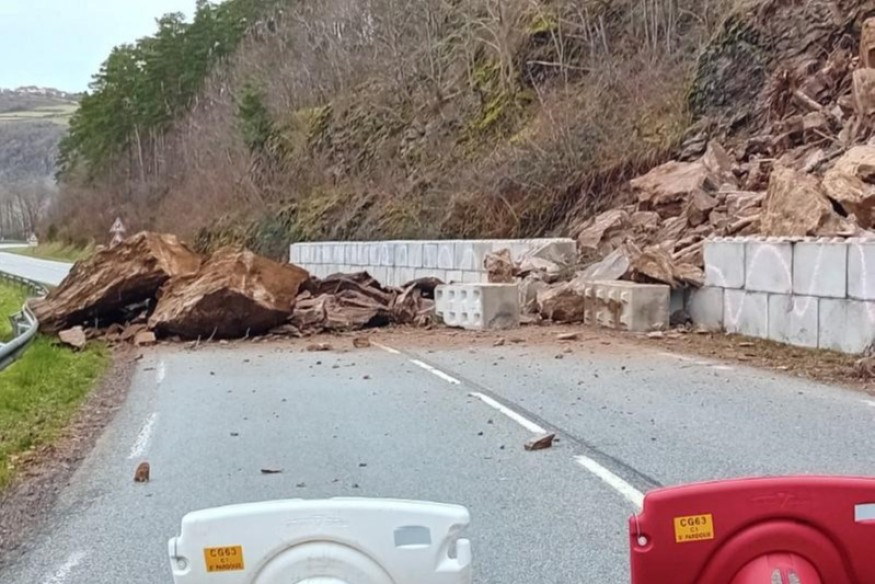Eboulement sur la RD2144 entre Montluçon et Clermont : l'axe coupé pour au moins un mois