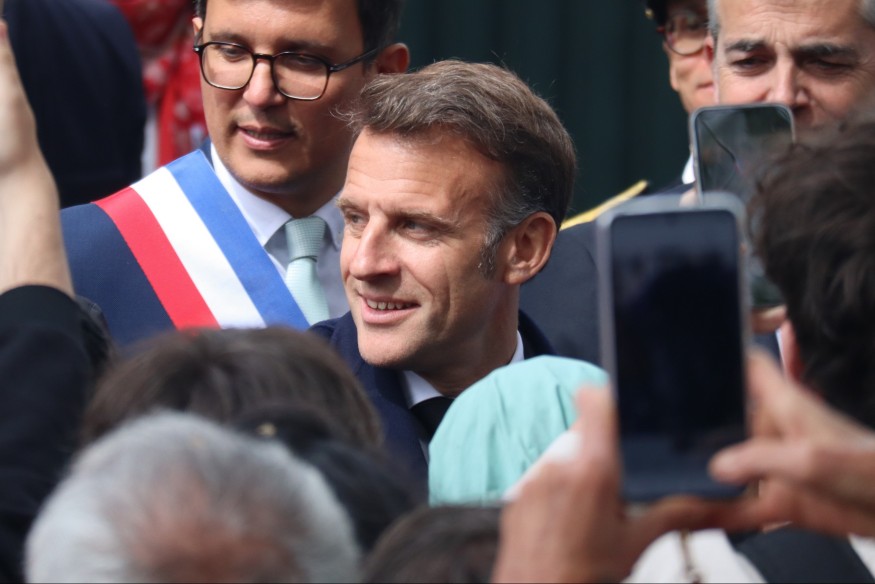 A Montluçon, un bain de foule d'une bonne demi-heure pour Emmanuel Macron [VIDEO]