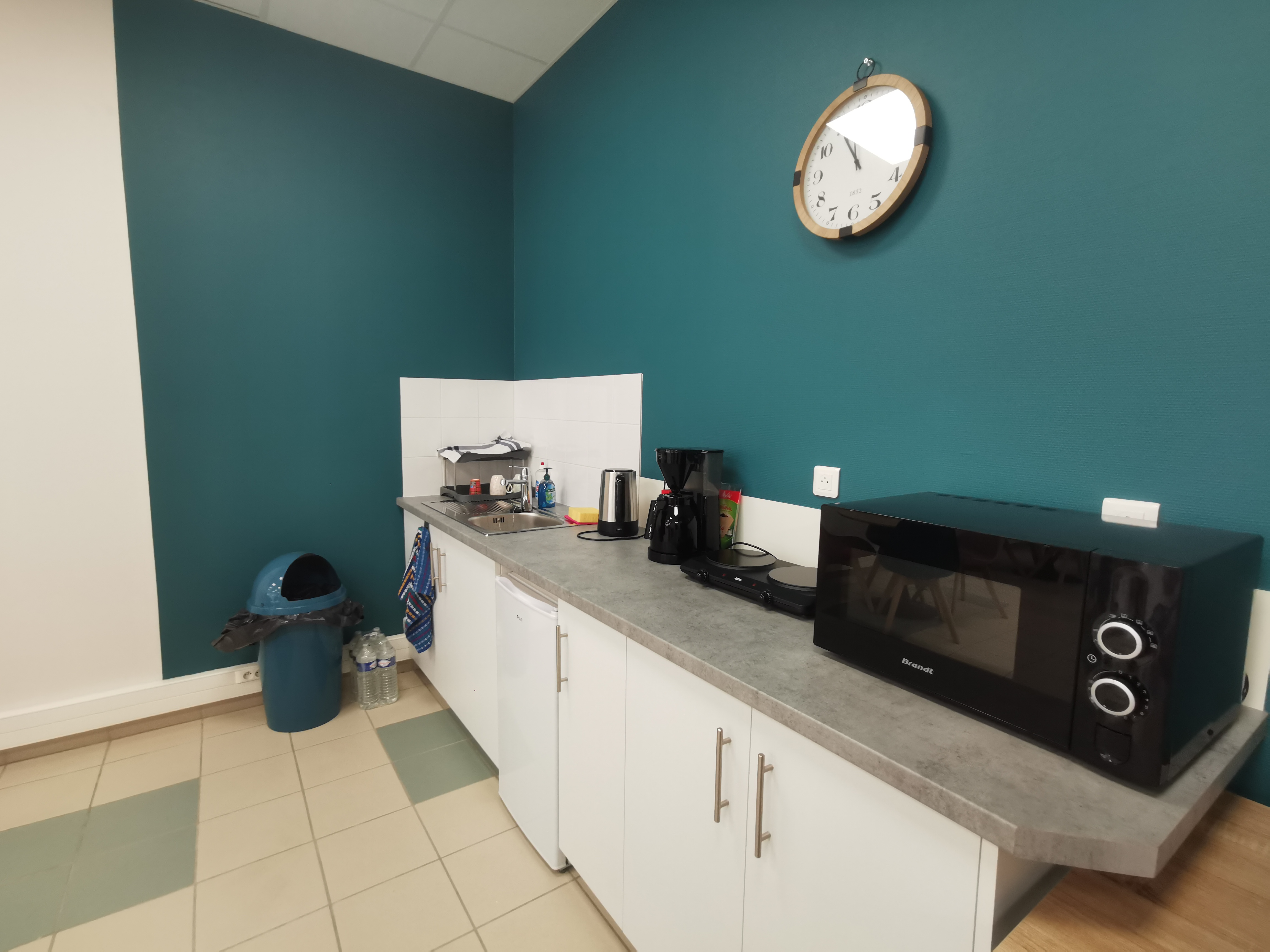 salle intergen&eacute;rationnelle rue nicolai montlu&ccedil;on habitat 2.jpg (2.20 MB)